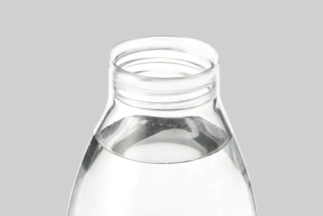 smooth spout with thread on inside of glass water bottle